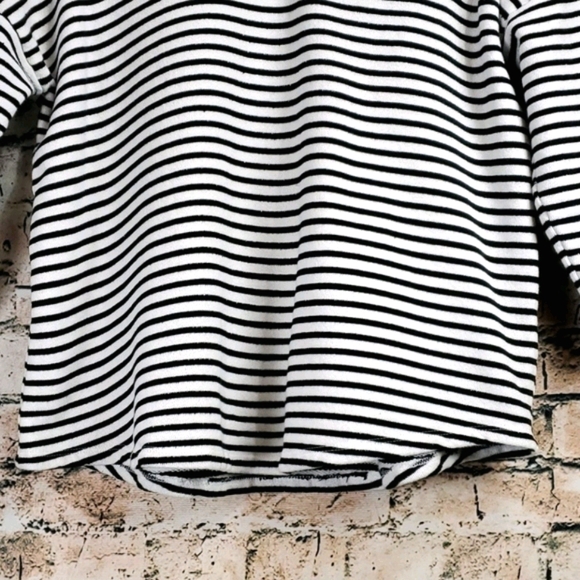 5/$30 🎀 Two by Vince Camuto | French Terry Sweatshirt Top - Picture 5 of 8